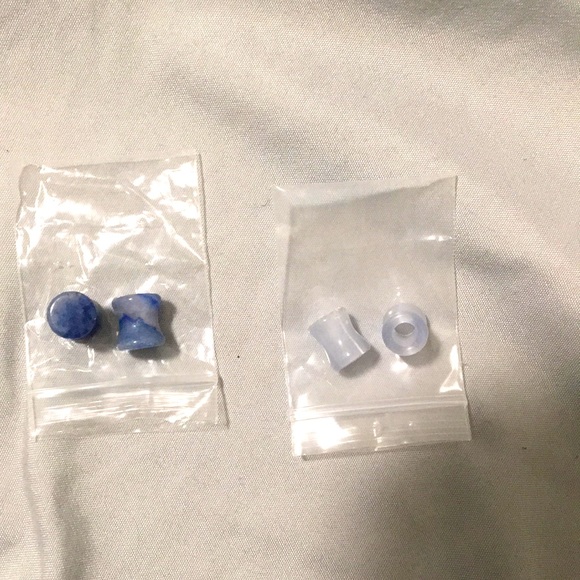 Two earrings for a stretched ears - Picture 1 of 1